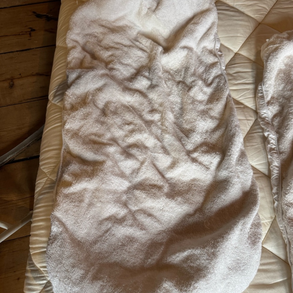 WASHED ORGANIC LINEN CHANGING PAD COVER - Restoration Hardware - LIKE NEW - Picture 5 of 5